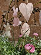 Ružový filcový závesný zajačik - 10 cm