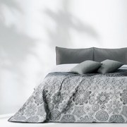 Bielo-sivý obojstranný pléd z mikrovlákna DecoKing Alhambra, 240 × 260 cm