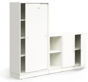 Uzamykateľná skriňa QBUS + 2 otvorené priehradky, so soklom, 1636x2000x420 mm, biela