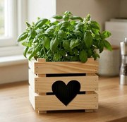 AMADEA Drevený obal na kvetináč so srdcom, 17x17x15cm Český výrobok