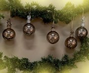 Hnedá vianočná guľa s korunkou - Ø 8*14 cm