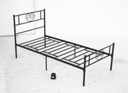 HOMCOM jednolôžková kovová posteľ 31 cm pre matrac 90x190 cm s čelom v tvare srdca a úložným priestorom 95x196x100 cm Čierna | Aosom