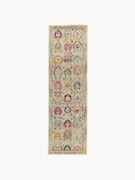 Behúň s nízkym vlasom a farebným ornamentom Kashan