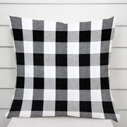 Biante Bavlnená obliečka na vankúš Olivia OL-004 Čierno-biela kocka veľká 30 x 50 cm