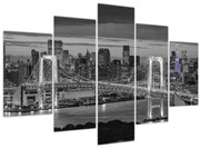 Obraz - Veľkomesto s fialovou vežou (150x105 cm)