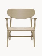 Drevené kreslo's pletenou sedacou plochou CH22