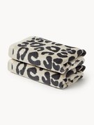 Uterák Leo, rôzne veľkosti