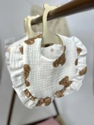 INTERMEDIC SK Mušelínový podbradník Medvedík s volánikom