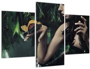 Obraz pôvabnej ženy s motýľom (90x60 cm)