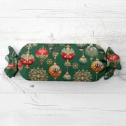 Biante Vankúš valec bonbon Sandra SA-529 Vianočné banky na zelenom 15x40 cm