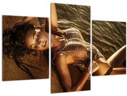 Obraz ženy ležiacej na pláži (90x60 cm)