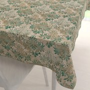 Biante Zamatový obdĺžnikový obrus Tamara TMR-049 Hnedo-zelený zámocký vzor na svetlo hnedom 50x100 cm