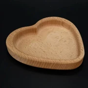 AMADEA Drevená miska v tvare srdca, masívne drevo, rozmer 13,5x13,5x2 cm