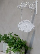 Krémová nástenná závesná ceduľa Welcome – 30*4*38cm
