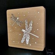 AMADEA Drevená lampička s motívom vážky, veľkosť 20 cm, s LED osvetlením s trafom na 12V