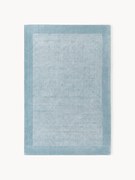 Koberec's nízkym vlasom Kari