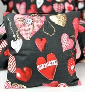 INTERMEDIC SK Obliečka na vankúš Valentine Dark Grey Veľkosť: 40x40cm