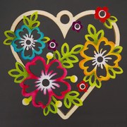 AMADEA Drevená ozdoba farebné srdcia s kvetinami 7 cm, český výrobok