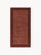 Koberec's krátkym vlasom Kari