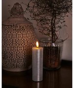 SIRIUS LED vosková sviečka Sille, 15cm, strieborná, d. 5cm