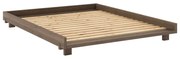 Hnedá dvojlôžková posteľ z borovicového dreva s roštom 160x200 cm Social – Karup Design