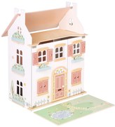 Drevený dom pre bábiky s nábytkom