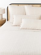 Ľanová plachta's vypraným vzhľadom Telma