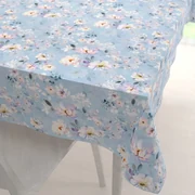 Biante Zamatový obdĺžnikový obrus Tamara TMR-044 Jarné kvety na nebesky modrom 50x100 cm