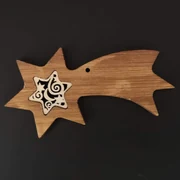 AMADEA Drevená ozdoba z masívu s vkladom - kométa s ornamentom 11 cm