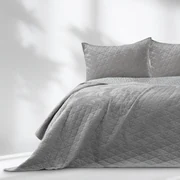 Svetlosivý zamatový prešívaný pléd 220x240 cm Laila – Restilo