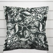 Biante Dekoračná obliečka na vankúš s lemom PML-105 Biele kvety na čiernom 30 x 50 cm