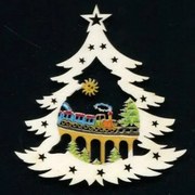 AMADEA Drevená ozdoba farebná stromček s vláčikom 9 cm