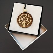 AMADEA Drevený prívesok z masívneho dreva okrúhly strom 5 cm, český výrobok