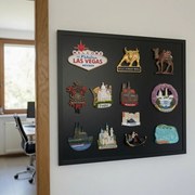 Toptabule.sk Čierna tabuľa na magnetky v drevenom čiernom ráme COLOR 120x90 cm