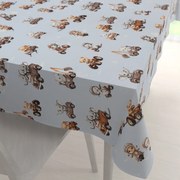 Biante Detský bavlnený obdĺžnikový obrus Sandra SA-629 Zvieratká v autách na modrom 50x100 cm