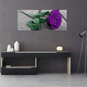 Obraz - Fialová ruža so zelenou stonkou (120x50 cm)