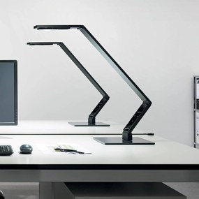 Luctra Table Linear stolná LED, podstavec čierny