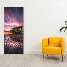 Fototapeta na dvere - Pláž pri západe slnka (95x205cm)