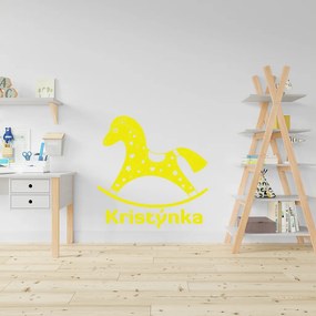 Veselá Stena Samolepka Hojdací koník s menom Farba: žlutá, Veľkosť: 100 x 100 cm