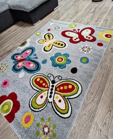 Detský koberec s motýľmi Kids 581 L.grey – sivý viacfarebný Rozmer: 60x100 cm