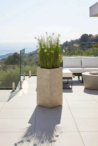 Vysoký kvetináč BLOCK, sklolaminát, výška 80 cm, béžové riadky