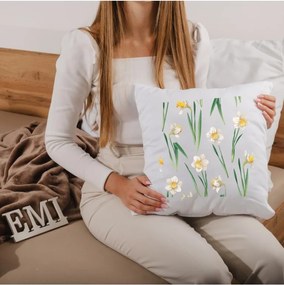 Dekoratívny vankúš Narcissa 40x40 cm EMI