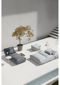 Svetrlosivý zahradný puf Blomus Cloud