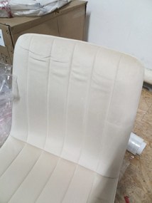 AKCIA Krémová zamatová stolička LAVA II. akosť