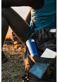 Tmavomodrý cestovný termohrnček Vialli Design Fuori, 400 ml