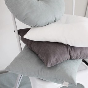Štvorcový vankúš s gombíkom grafitový 40x40 cm