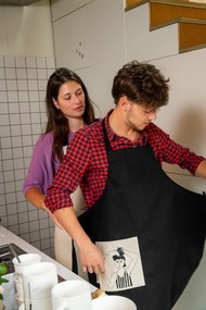 helen b Bavlnená zástera Vic and His Bialetti Black