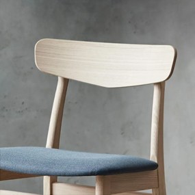 Jedálenská stolička z dubového dreva Findahl by Hammel Mosbol