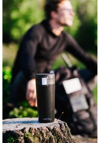 Čierny cestovný termohrnček Vialli Design Fuori, 400 ml