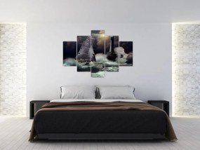 Obraz - Loď plávajúca cez búrlivé vlny (150x105 cm)